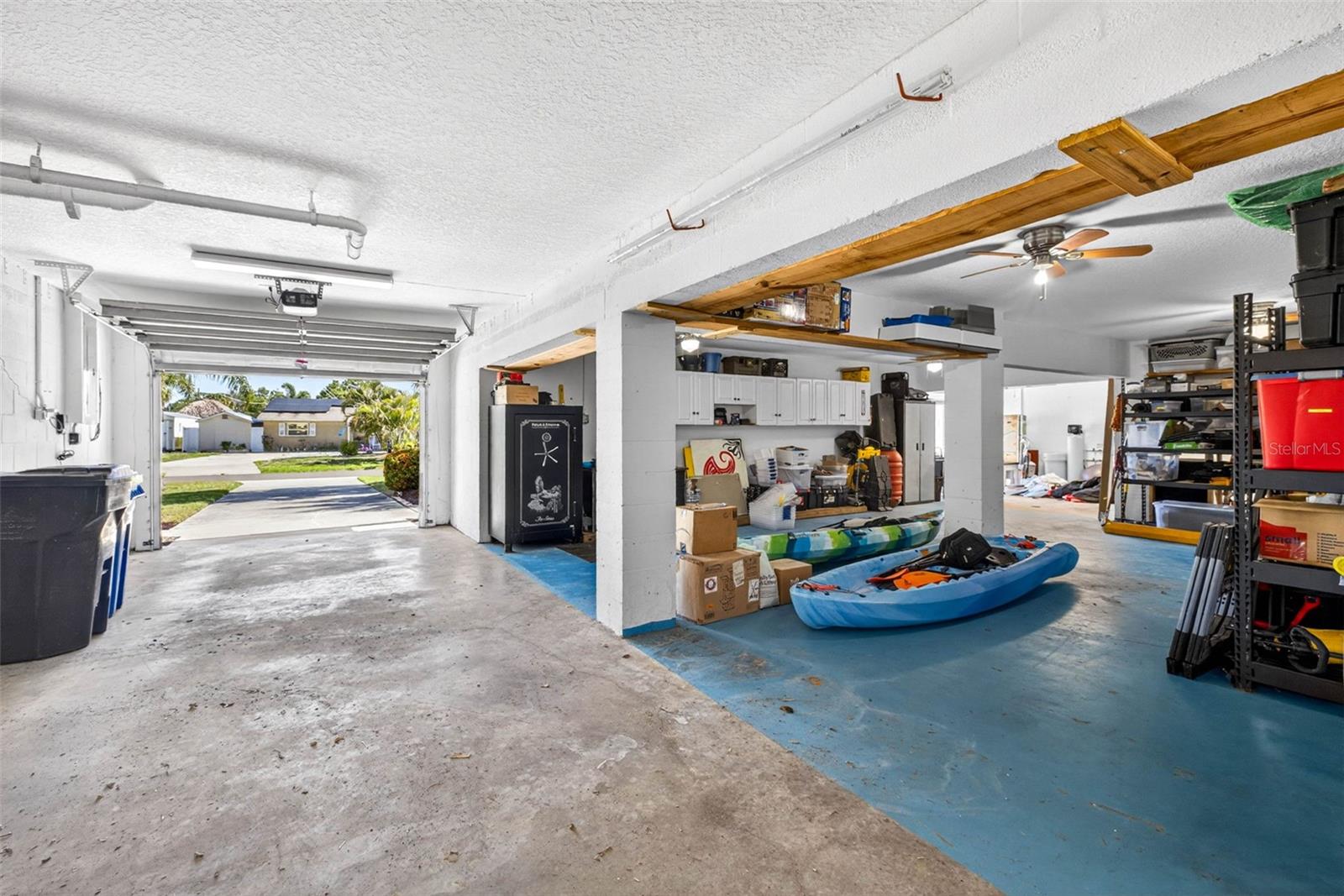 821 BLUE HERON BLVD, RUSKIN, FL, 33570