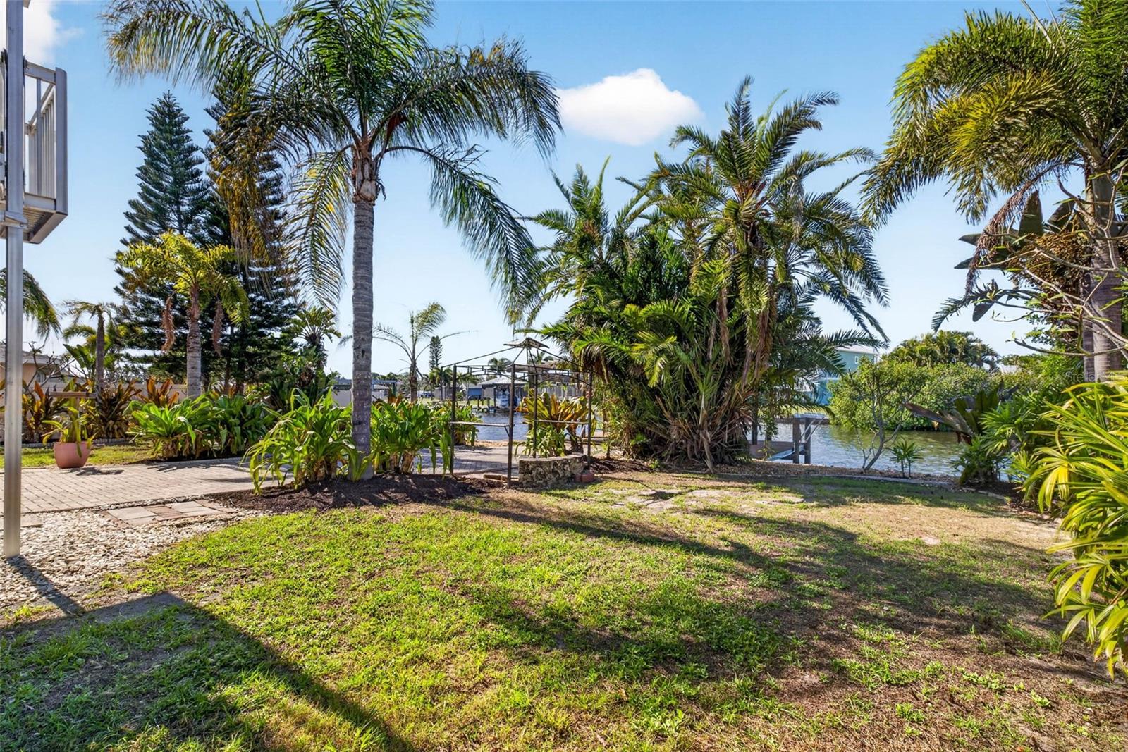 821 BLUE HERON BLVD, RUSKIN, FL, 33570