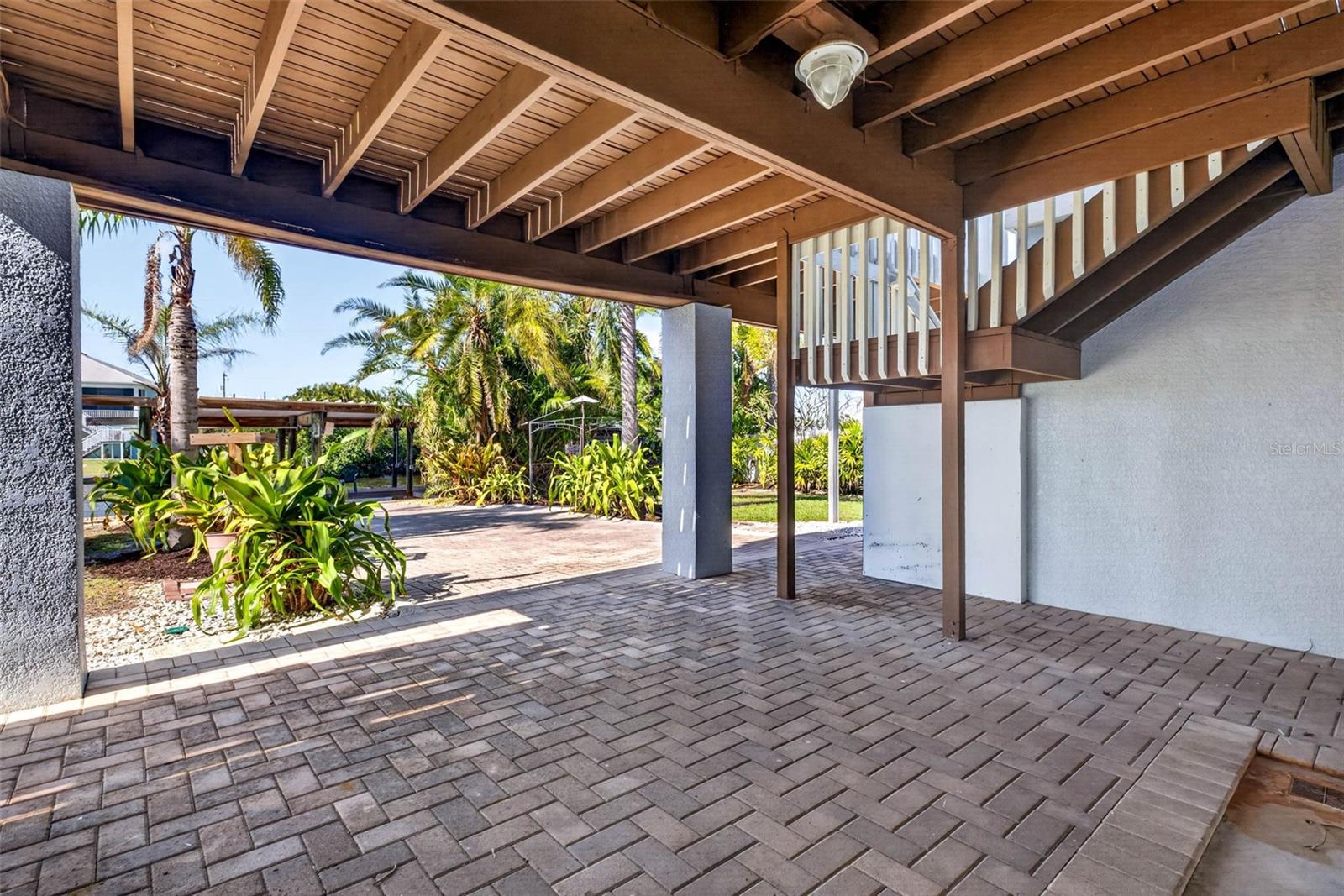 821 BLUE HERON BLVD, RUSKIN, FL, 33570