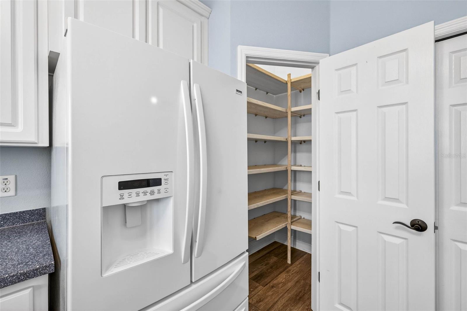 821 BLUE HERON BLVD, RUSKIN, FL, 33570