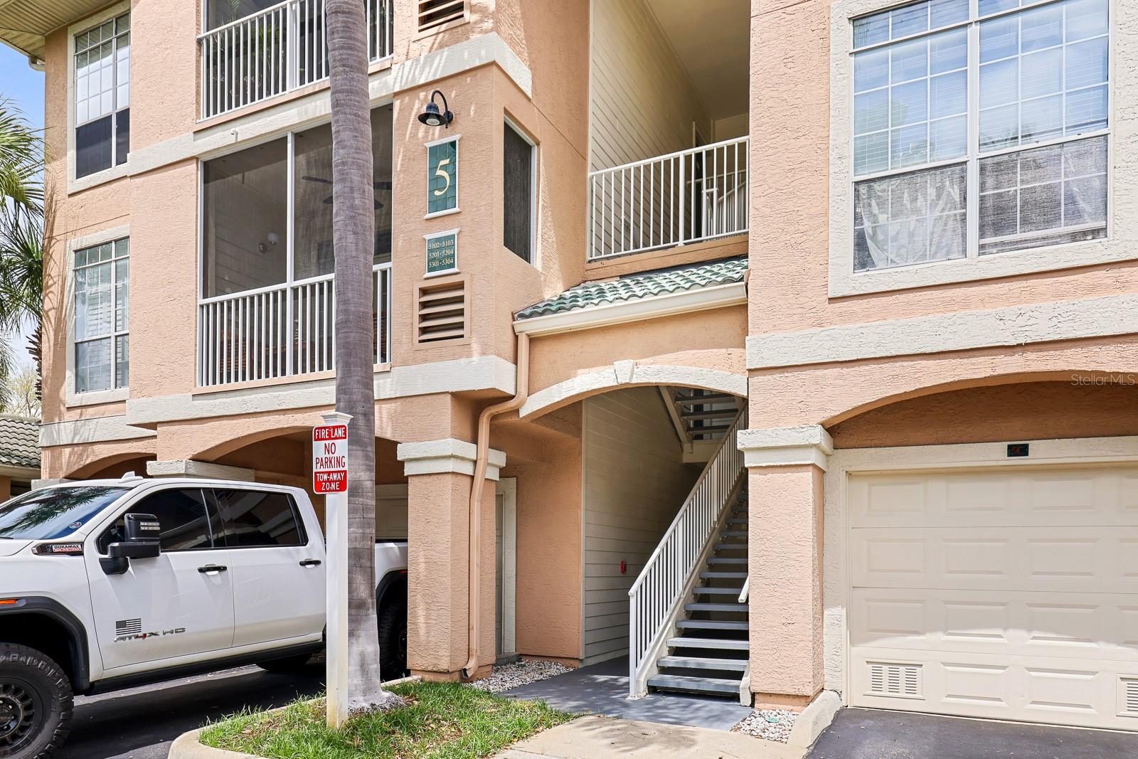 5302 BAY CLUB CIR, TAMPA, FL, 33607