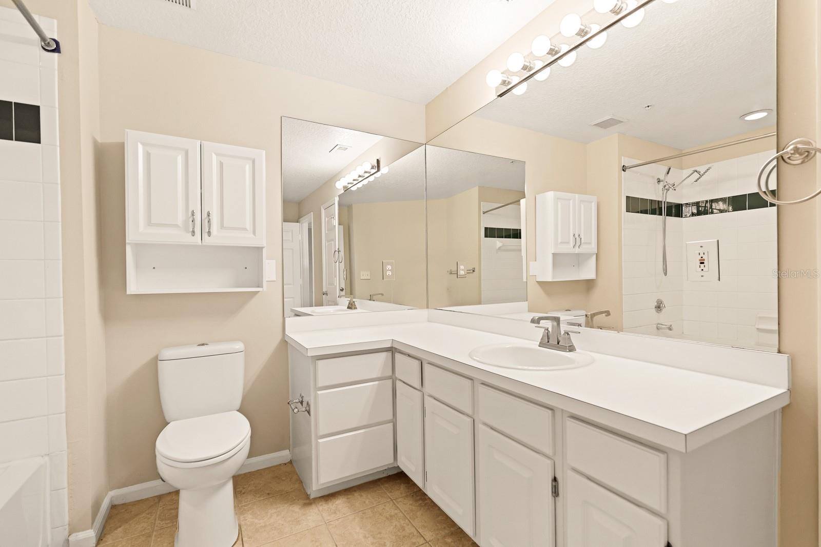 5302 BAY CLUB CIR, TAMPA, FL, 33607