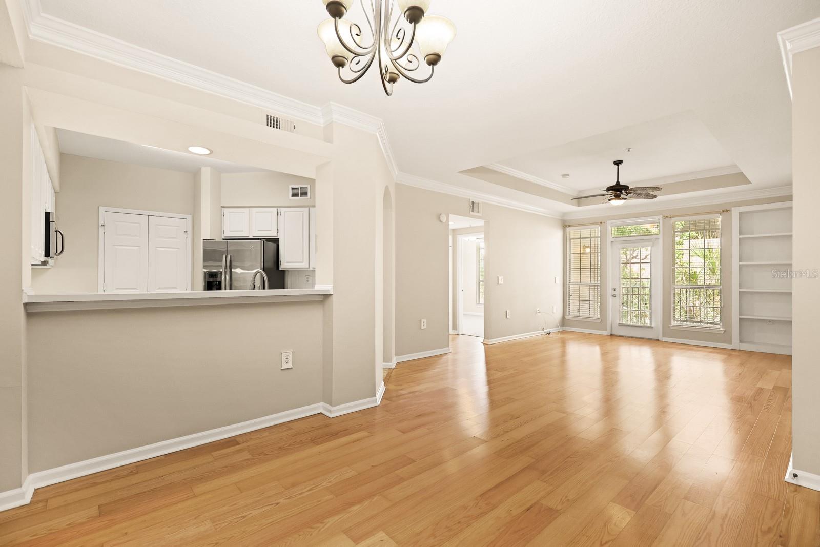 5302 BAY CLUB CIR, TAMPA, FL, 33607