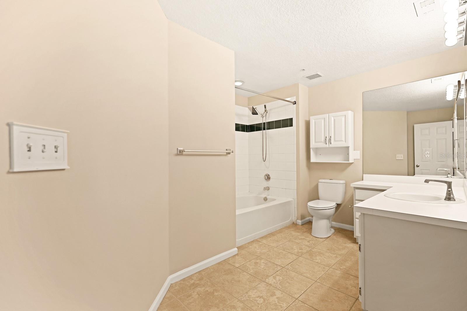 5302 BAY CLUB CIR, TAMPA, FL, 33607