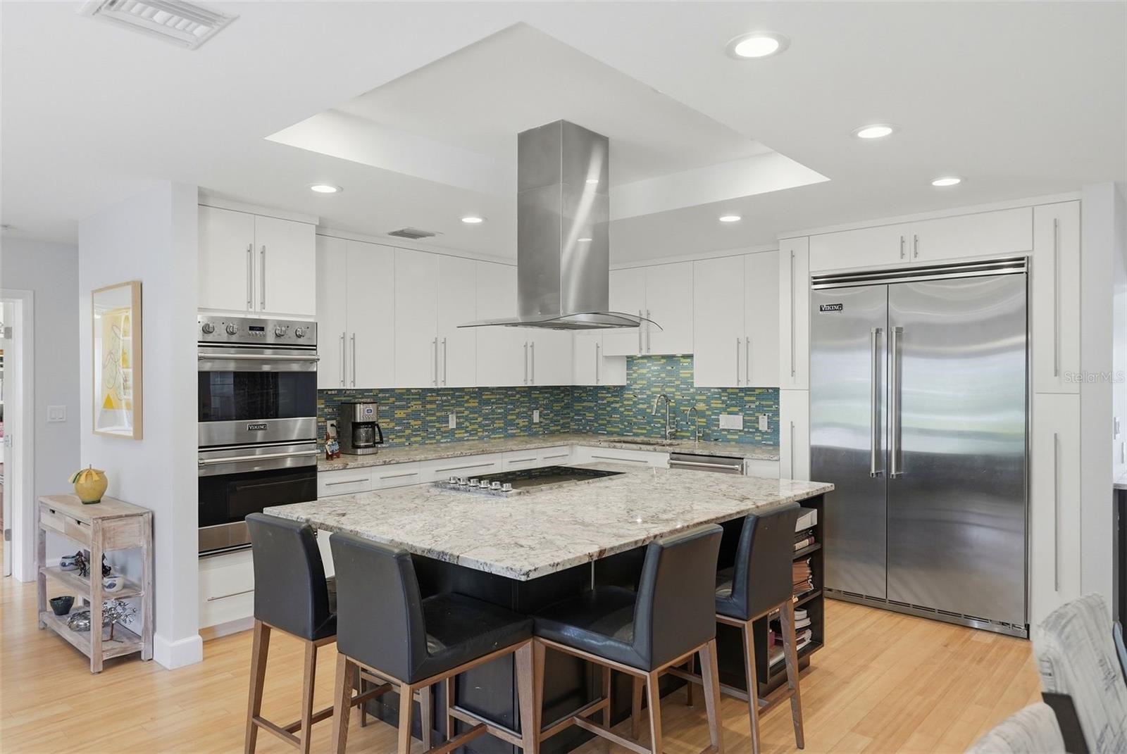 125 23RD AVE NE, ST PETERSBURG, FL, 33704