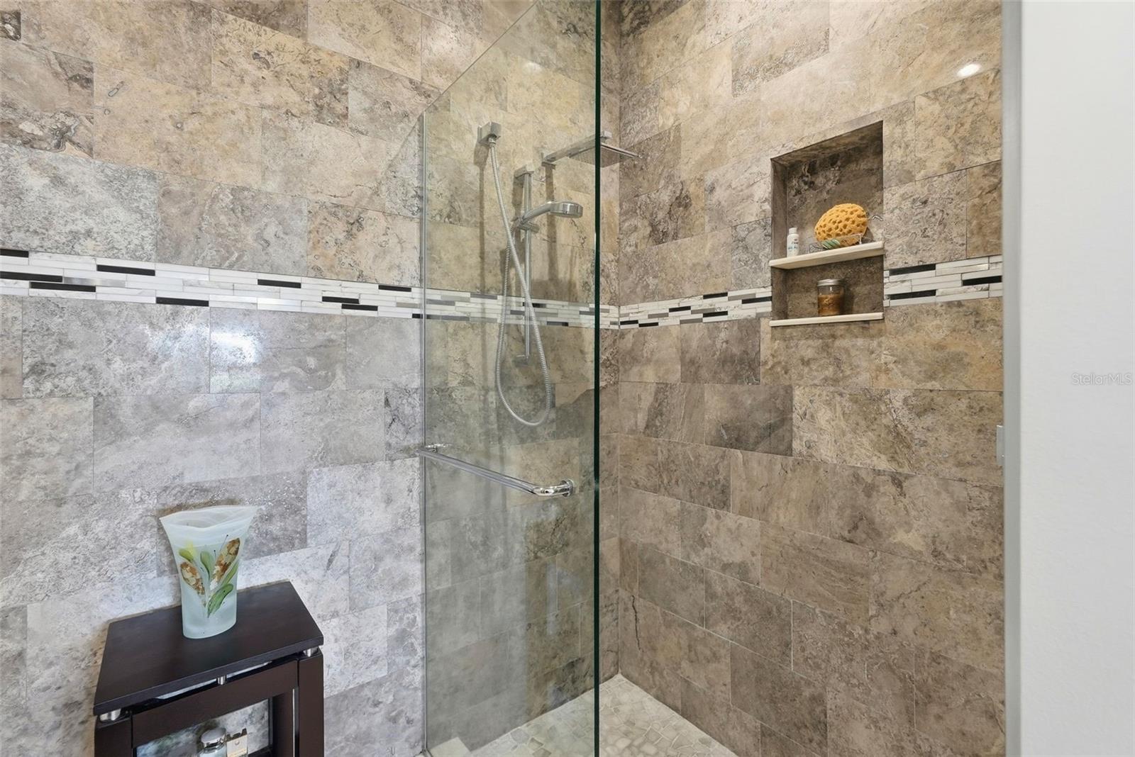 125 23RD AVE NE, ST PETERSBURG, FL, 33704