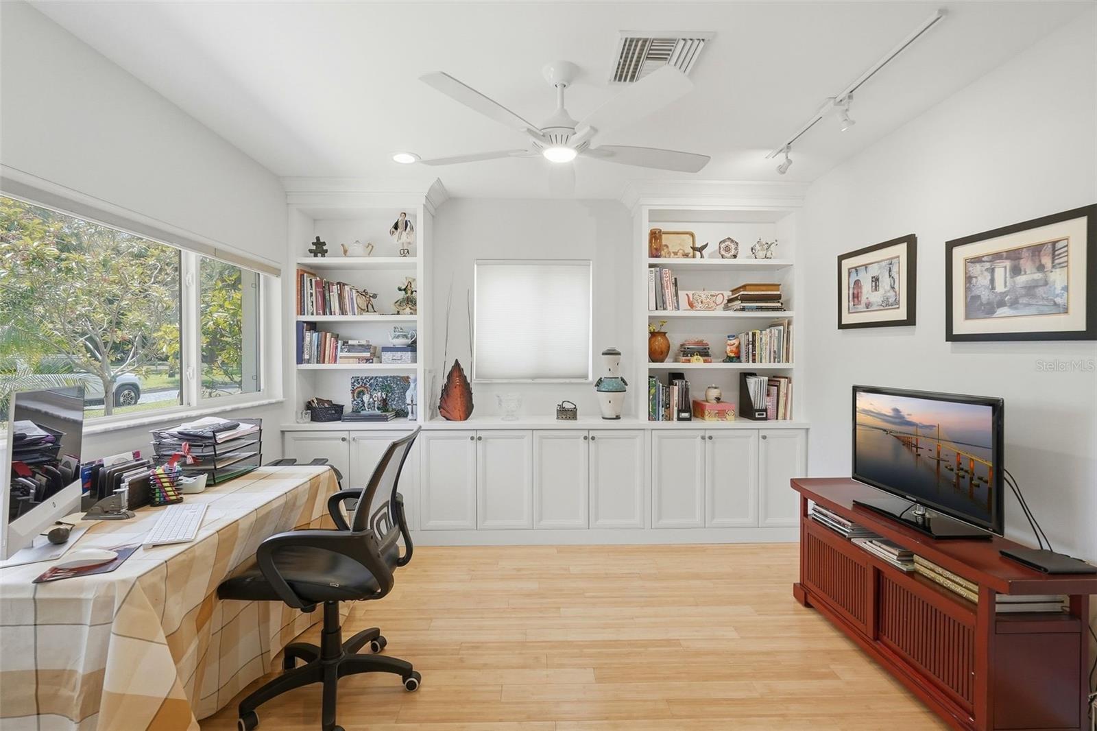 125 23RD AVE NE, ST PETERSBURG, FL, 33704