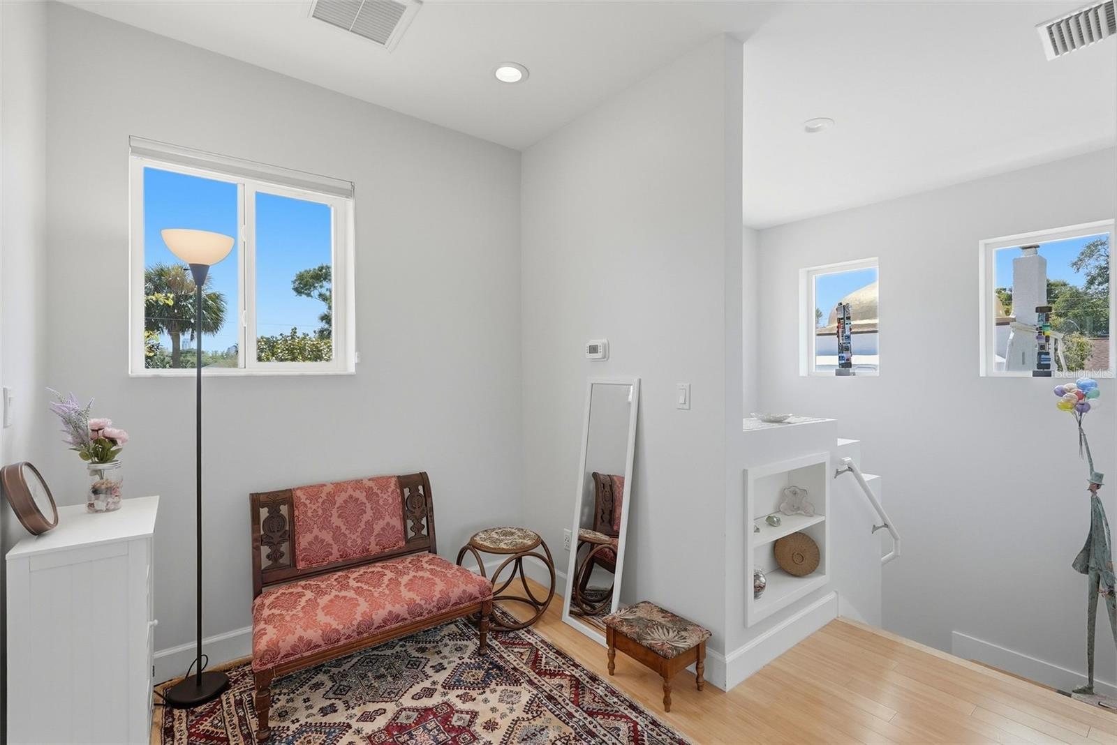 125 23RD AVE NE, ST PETERSBURG, FL, 33704