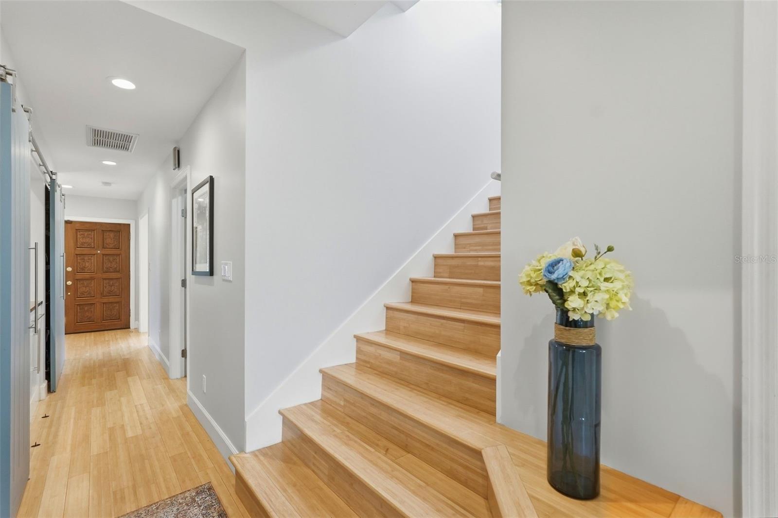 125 23RD AVE NE, ST PETERSBURG, FL, 33704