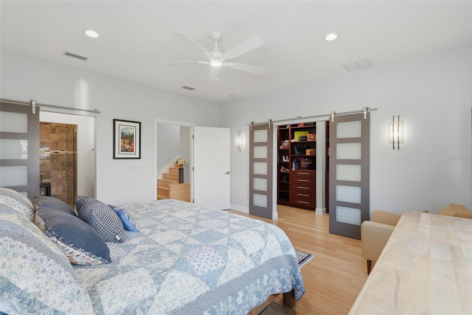 125 23RD AVE NE, ST PETERSBURG, FL, 33704