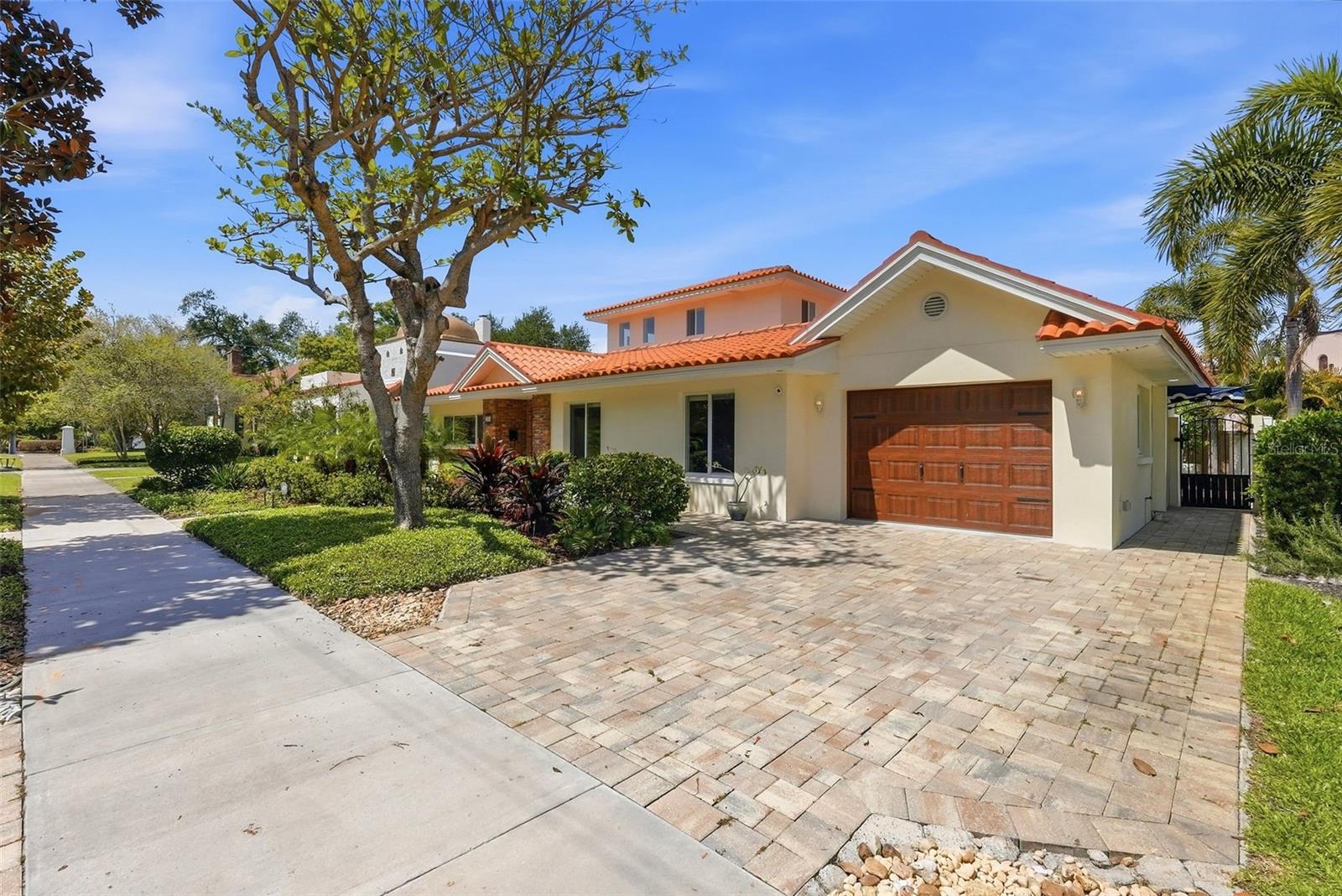 125 23RD AVE NE, ST PETERSBURG, FL, 33704