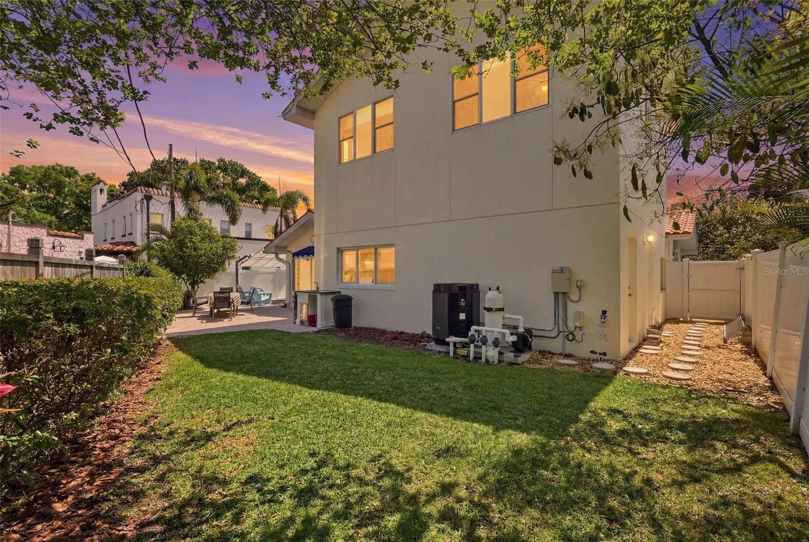 125 23RD AVE NE, ST PETERSBURG, FL, 33704