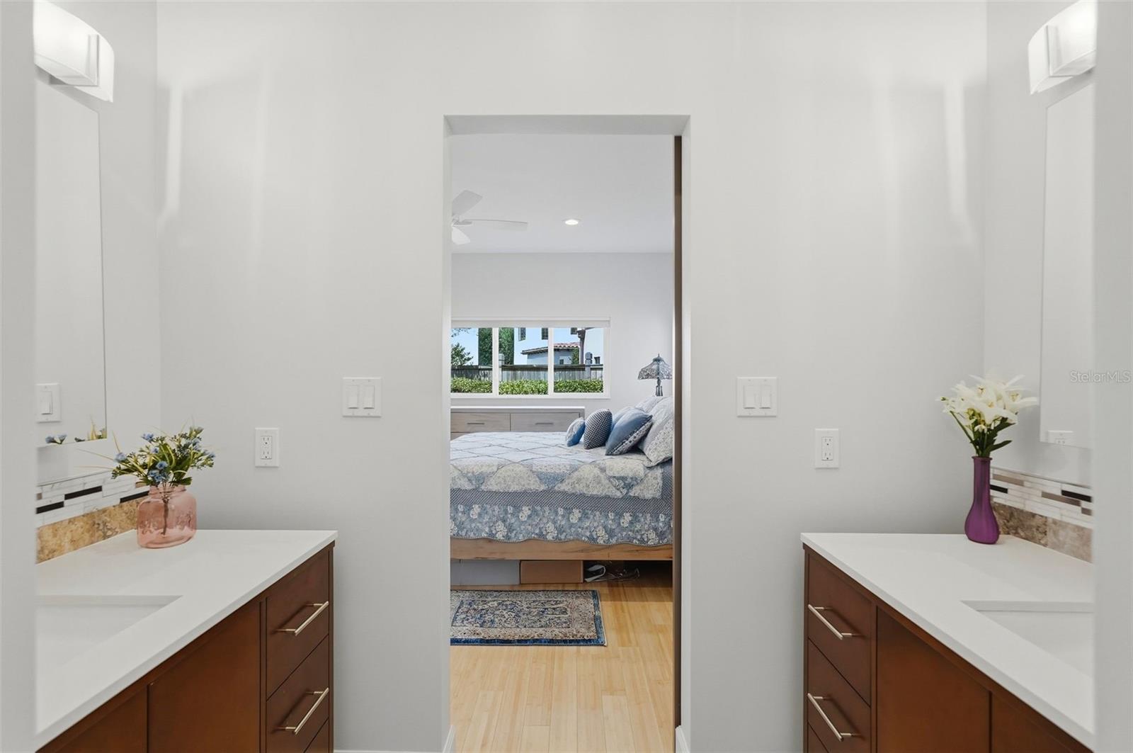 125 23RD AVE NE, ST PETERSBURG, FL, 33704