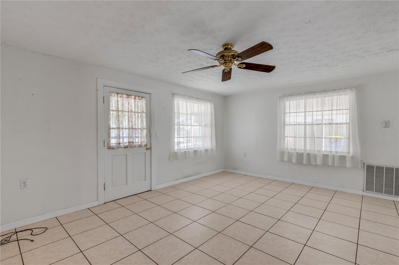 114 W PINE BLUFF ST, EDGEWATER, FL, 32132