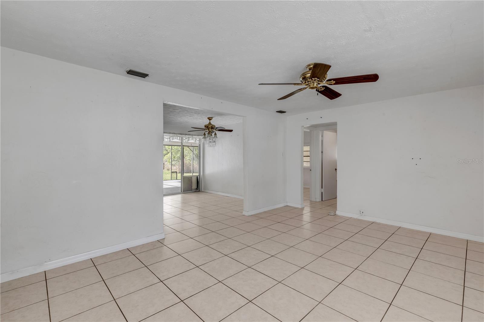 114 W PINE BLUFF ST, EDGEWATER, FL, 32132
