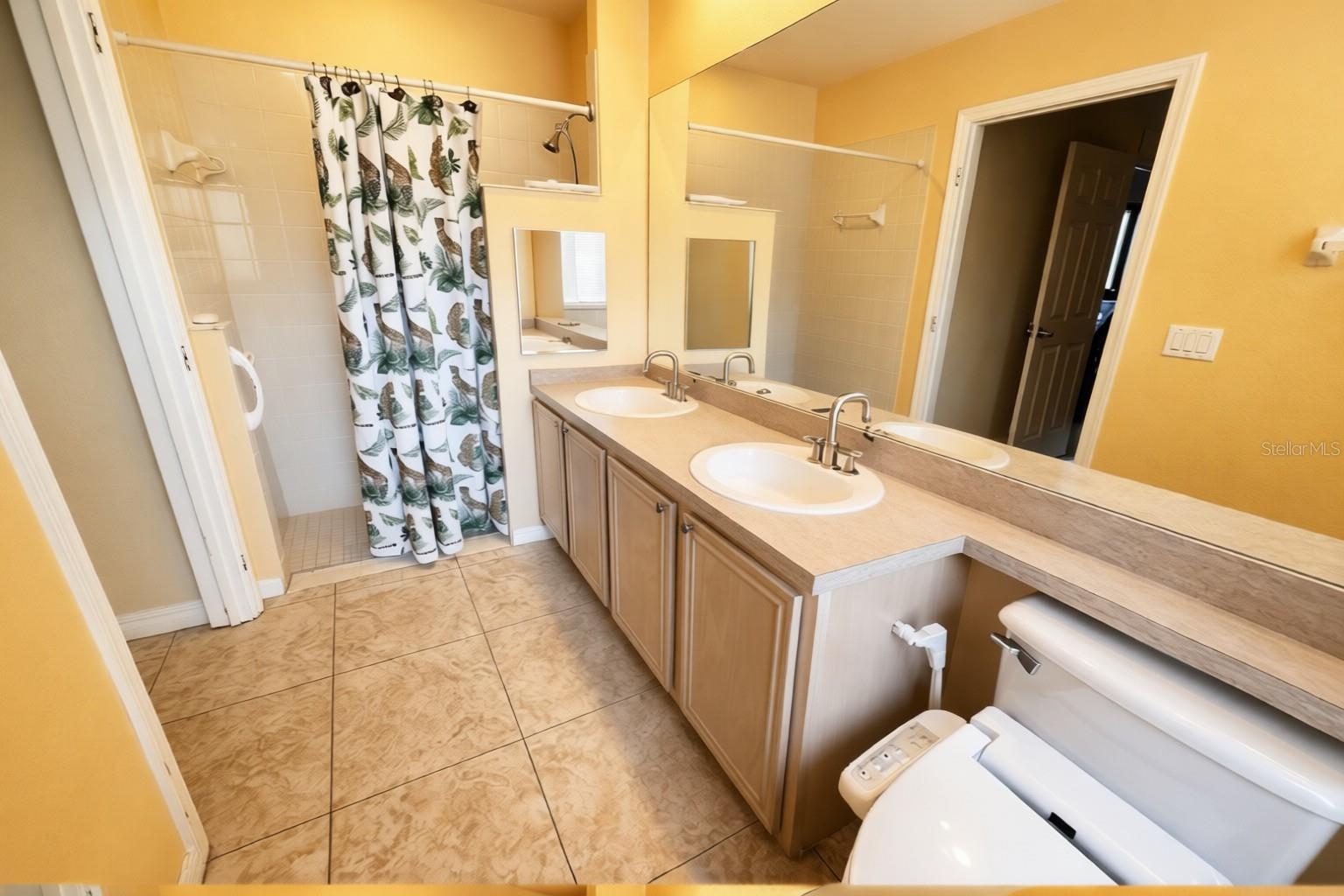2082 ISLAND WALK DR, ORLANDO, FL, 32824