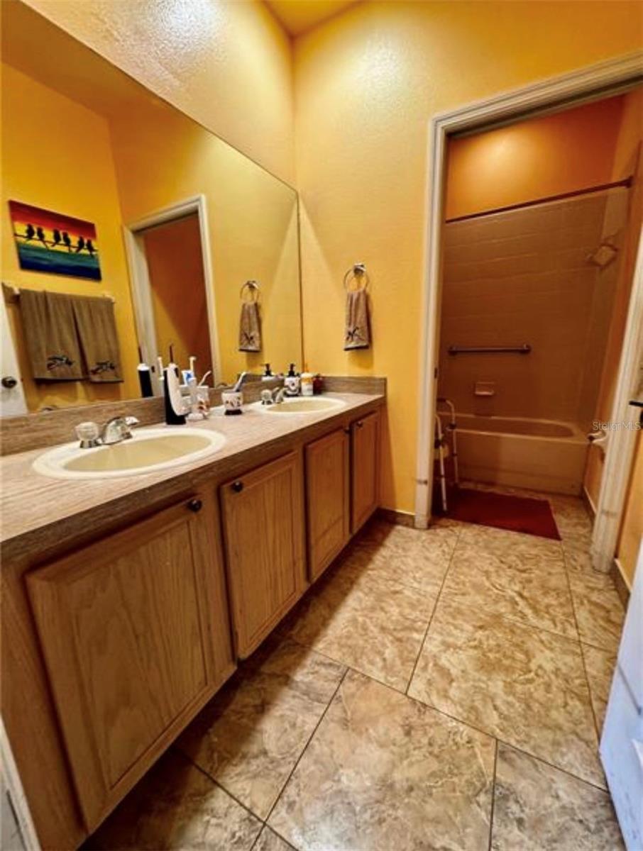 2082 ISLAND WALK DR, ORLANDO, FL, 32824