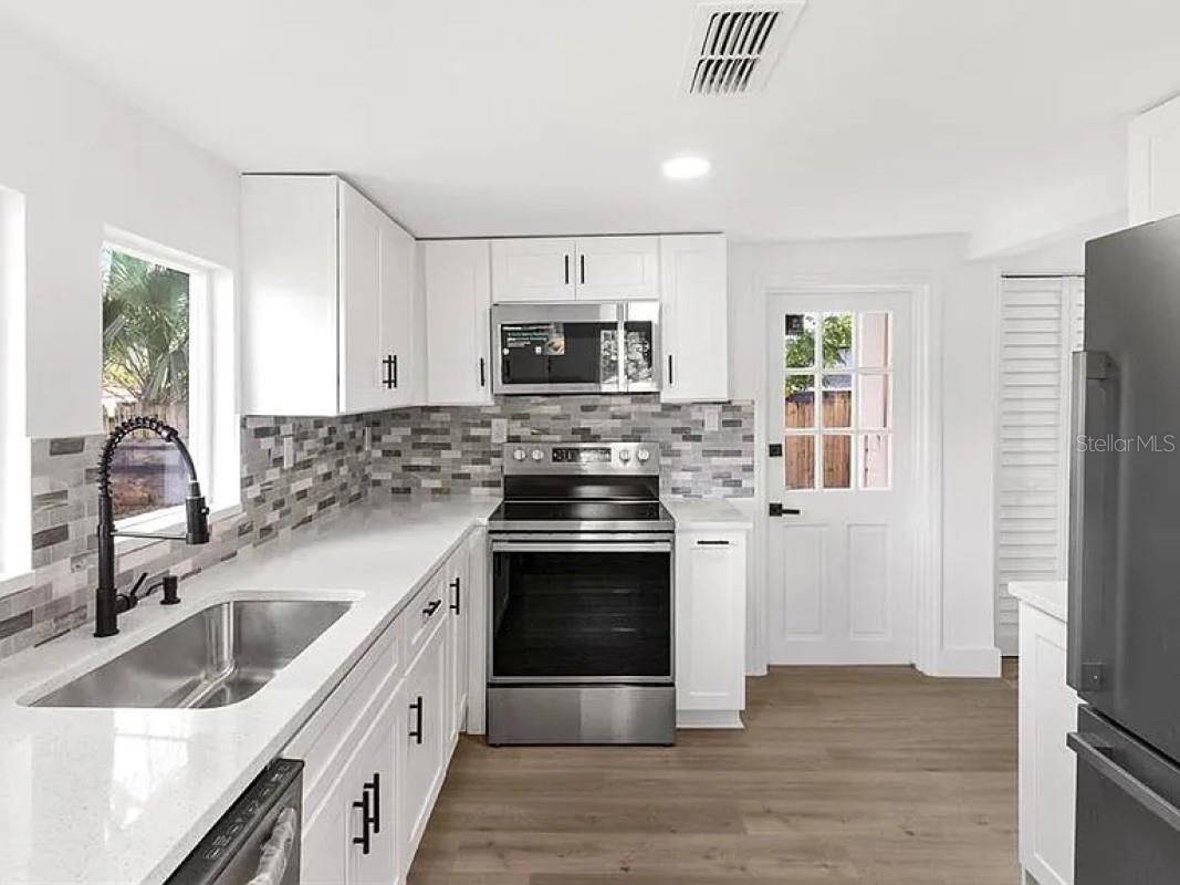 4251 TANGERINE AVE, SANFORD, FL, 32773