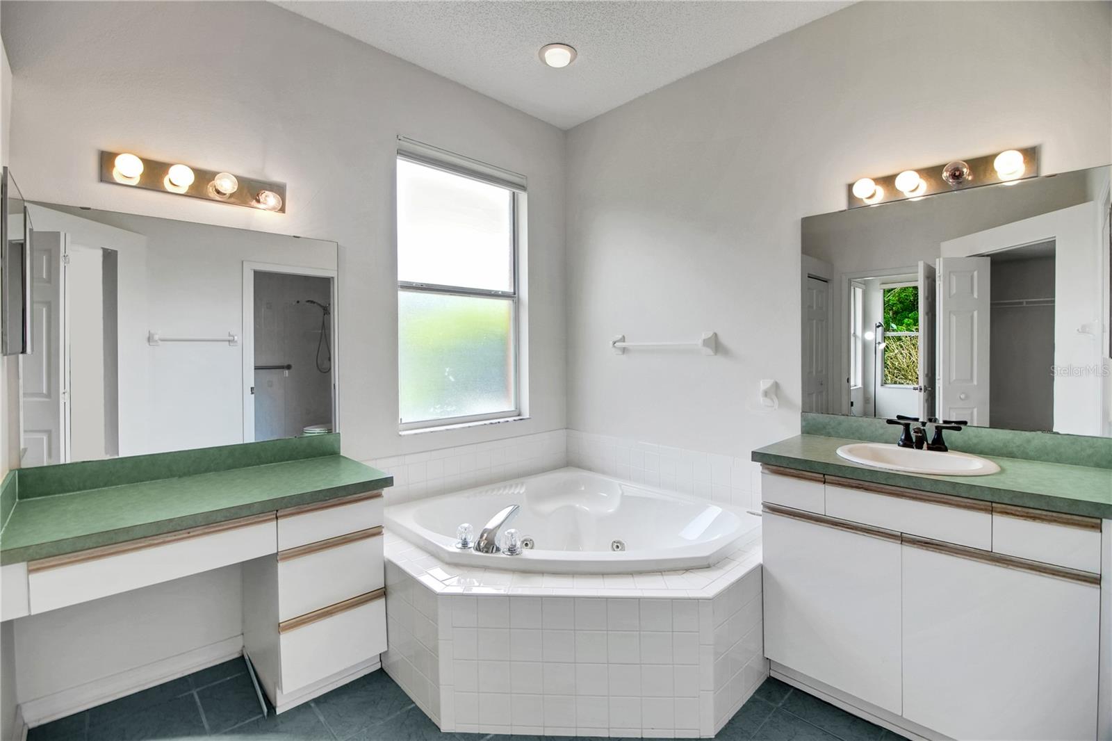 333 RANCHWOOD DR, LEESBURG, FL, 34748