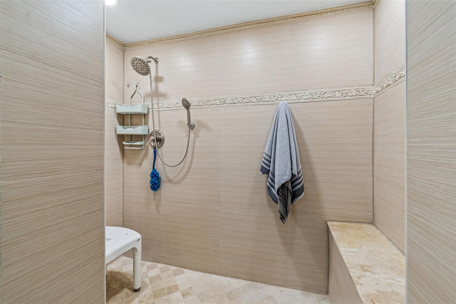 7705 JACKSON SPRINGS RD, TAMPA, FL, 33615