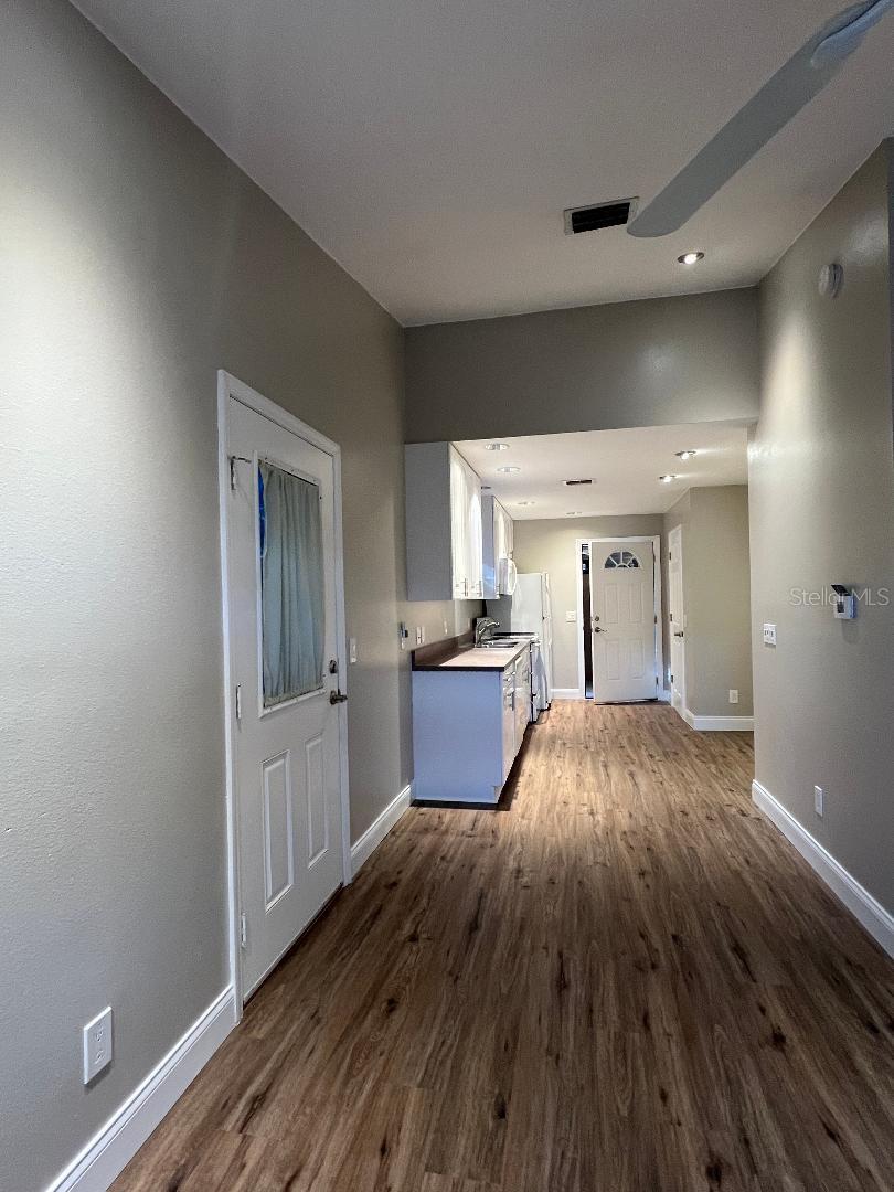 270 E LAKE AVE, LONGWOOD, FL, 32750