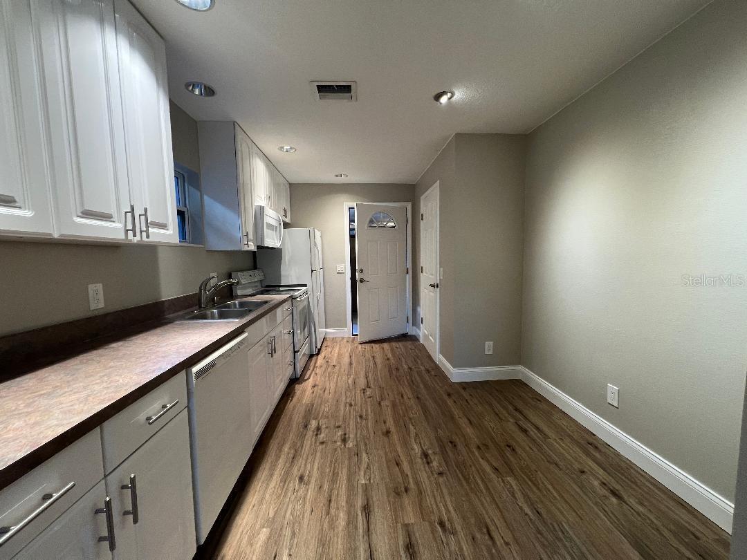 270 E LAKE AVE, LONGWOOD, FL, 32750