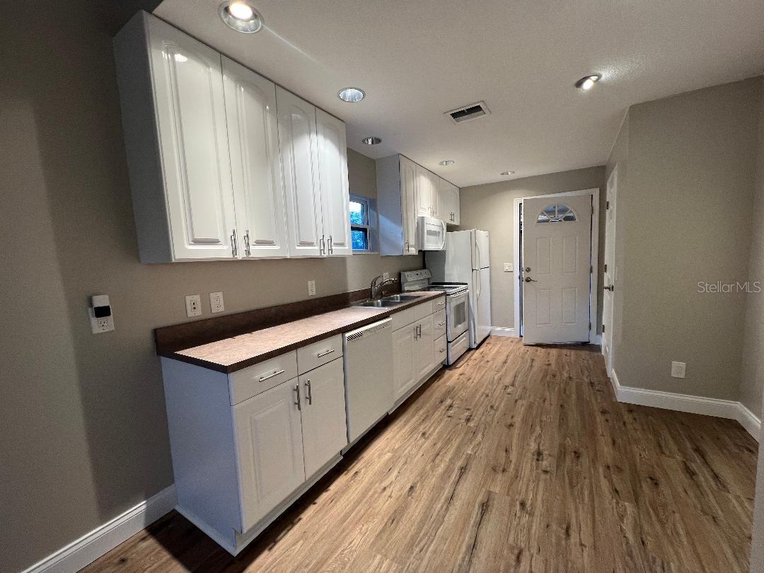 270 E LAKE AVE, LONGWOOD, FL, 32750