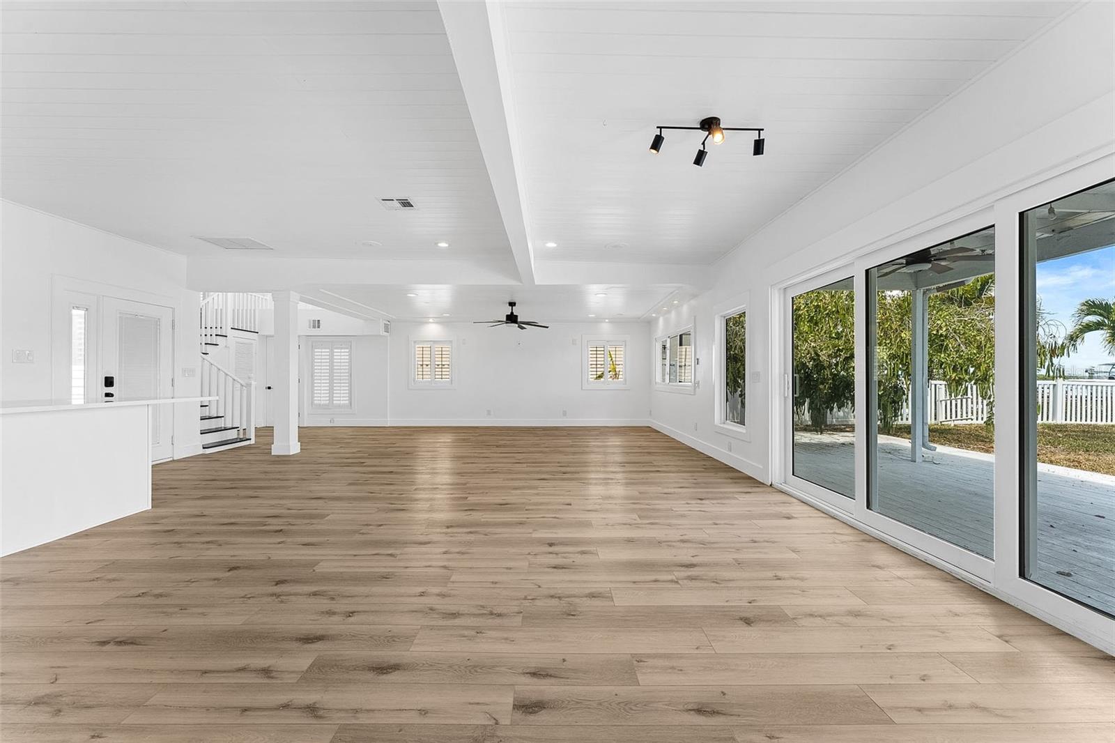 845 BAY ESPLANADE, CLEARWATER BEACH, FL, 33767