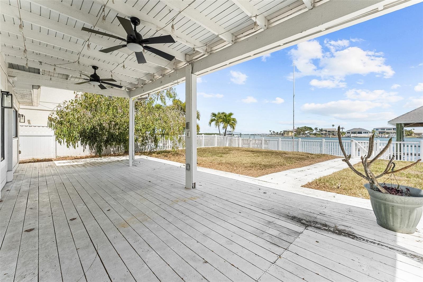 845 BAY ESPLANADE, CLEARWATER BEACH, FL, 33767