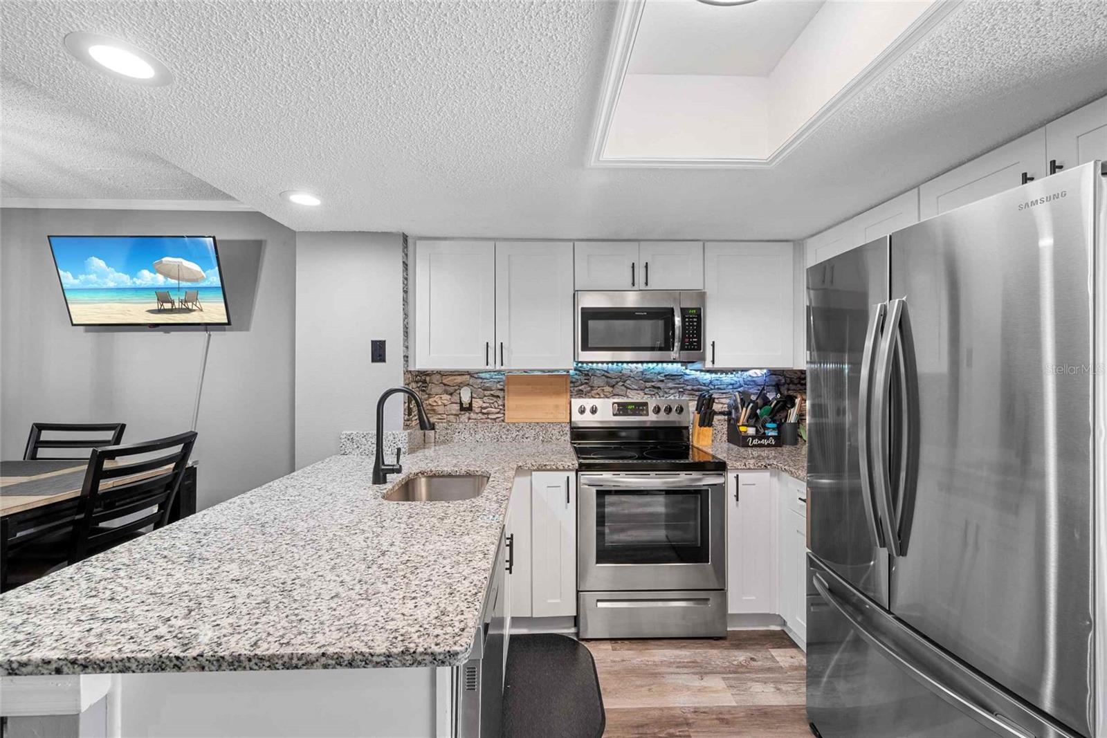 3350 FOX HUNT DR, PALM HARBOR, FL, 34683