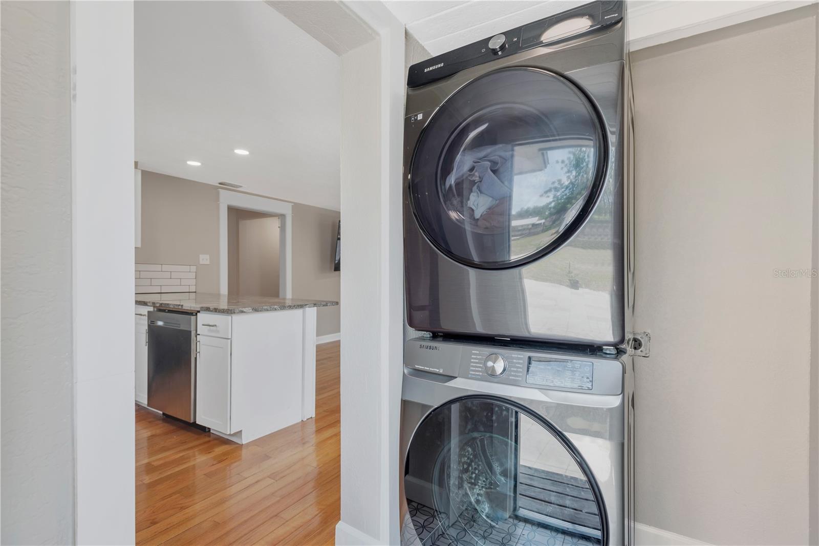 1910 E HENRY AVE, TAMPA, FL, 33610