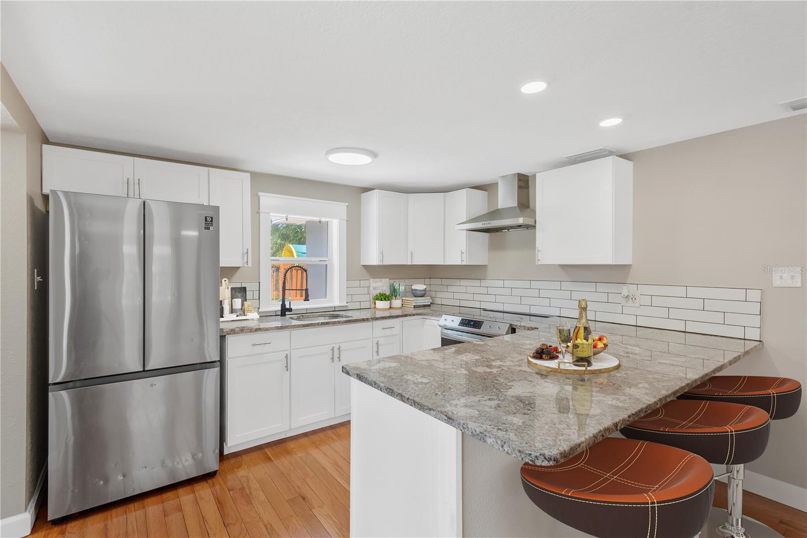 1910 E HENRY AVE, TAMPA, FL, 33610