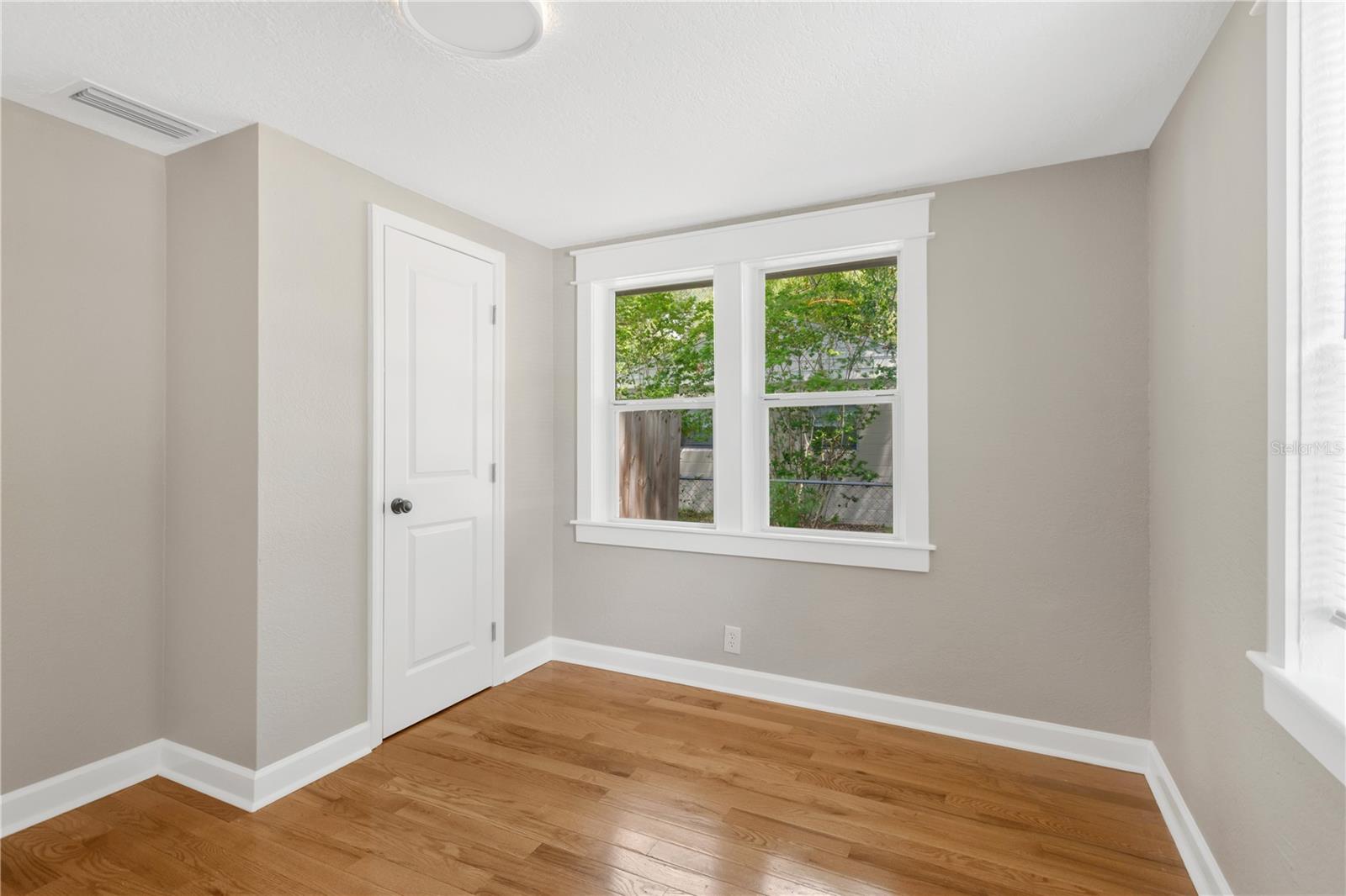 1910 E HENRY AVE, TAMPA, FL, 33610