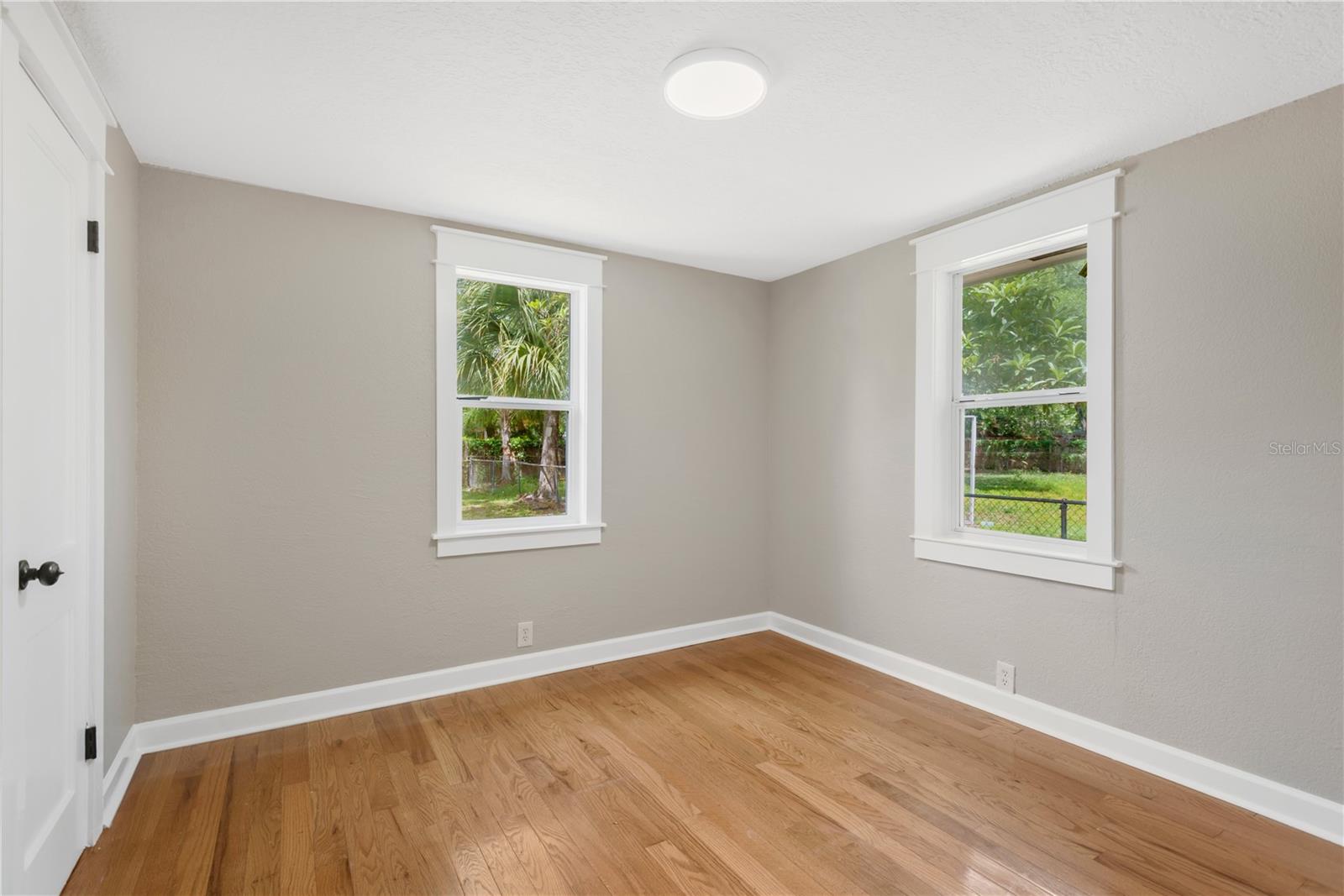 1910 E HENRY AVE, TAMPA, FL, 33610