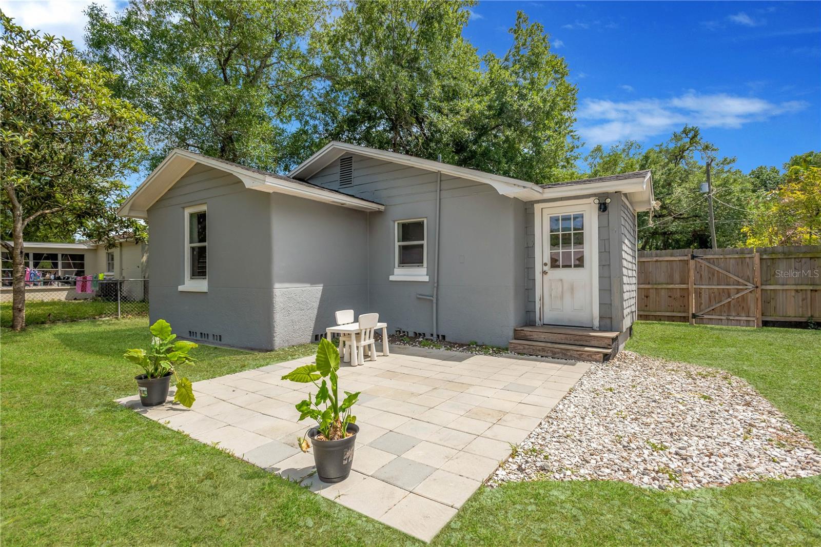 1910 E HENRY AVE, TAMPA, FL, 33610