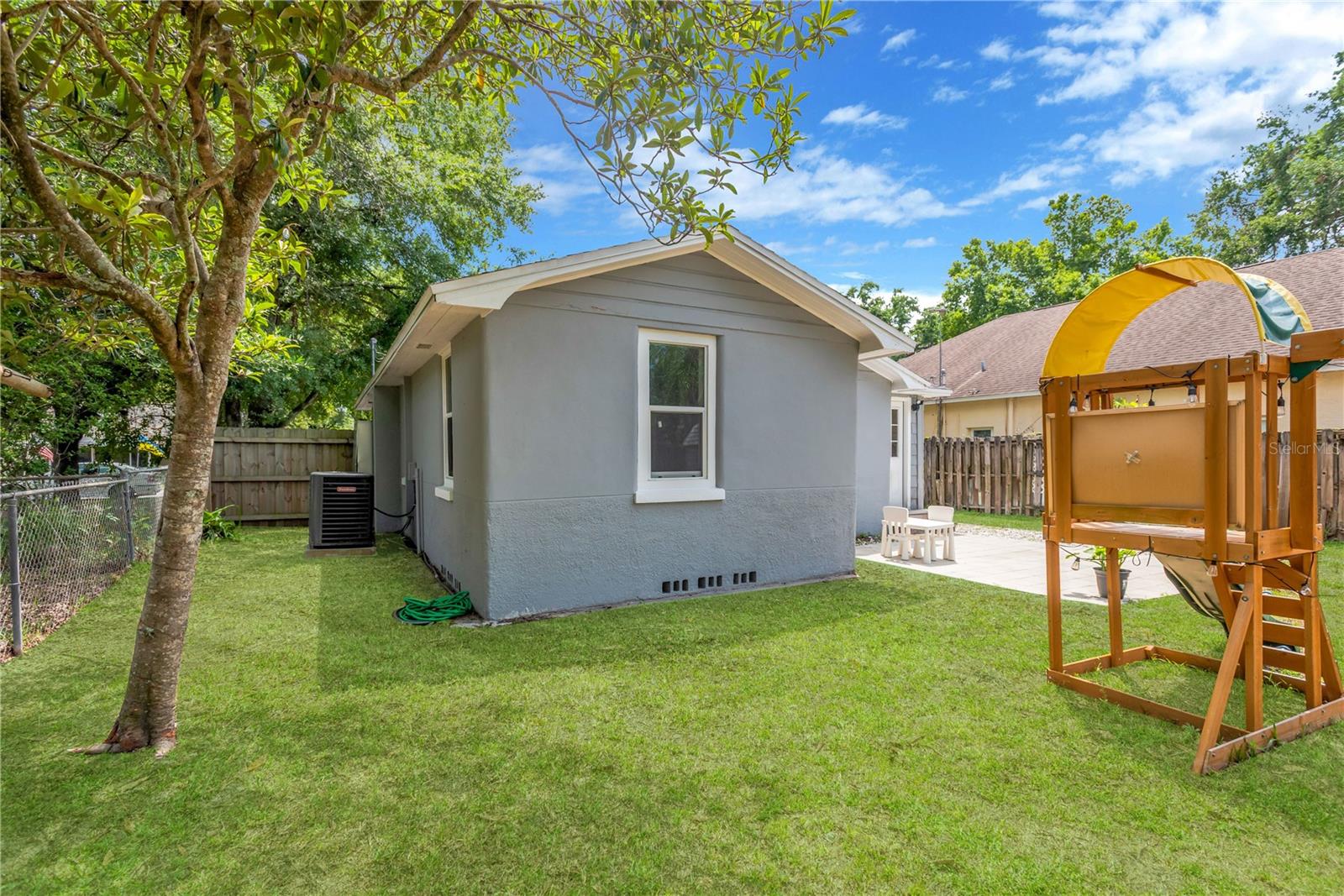 1910 E HENRY AVE, TAMPA, FL, 33610