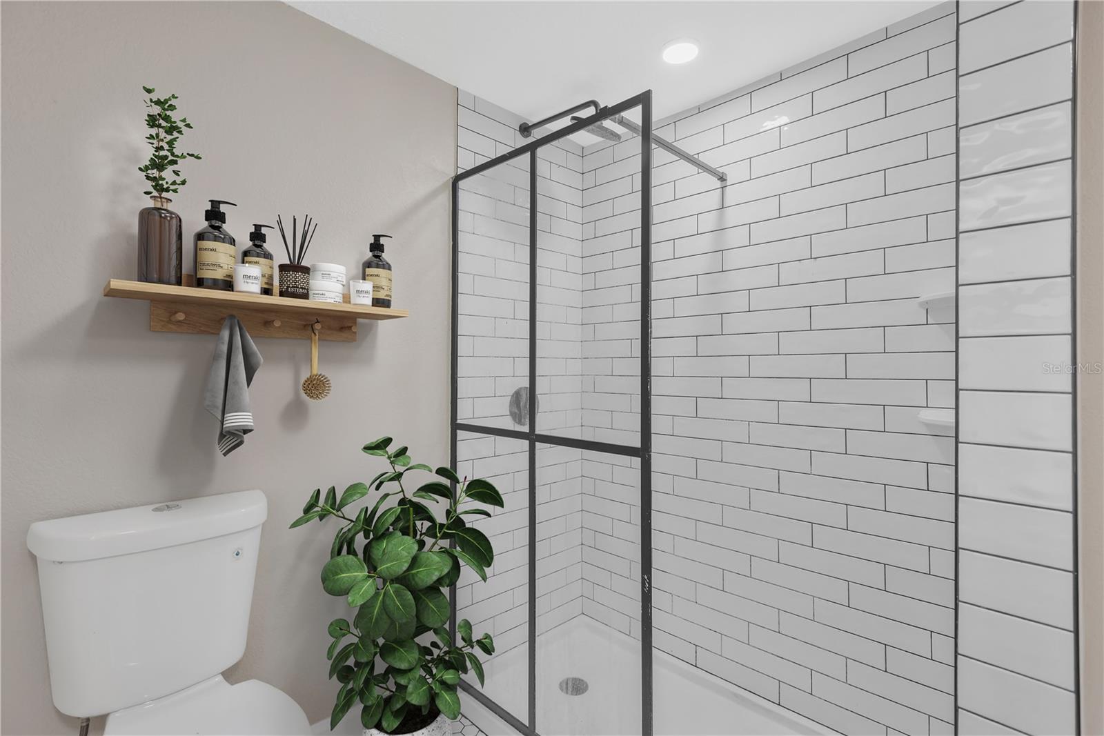 1910 E HENRY AVE, TAMPA, FL, 33610