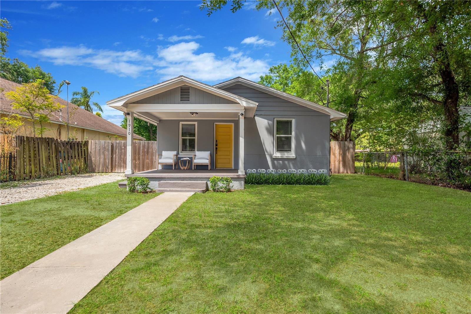 1910 E HENRY AVE, TAMPA, FL, 33610