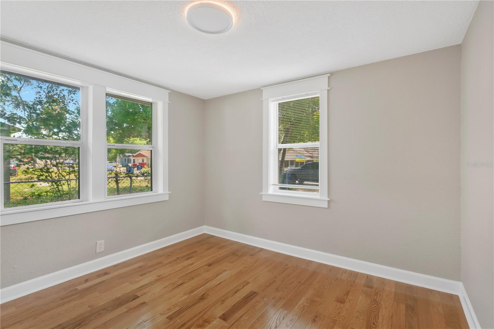 1910 E HENRY AVE, TAMPA, FL, 33610