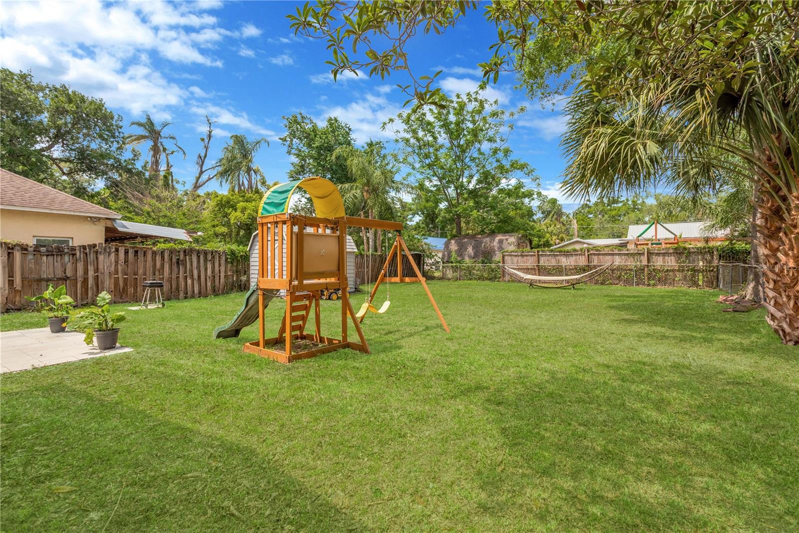 1910 E HENRY AVE, TAMPA, FL, 33610