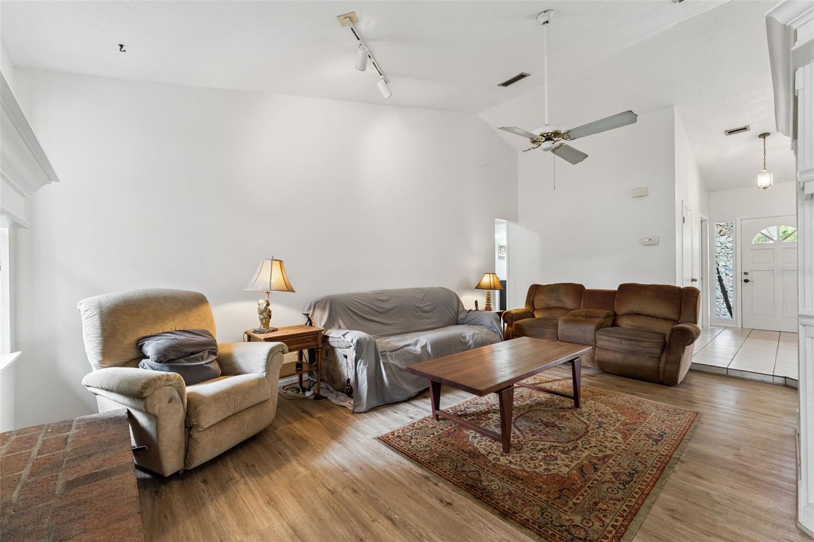 251 AVENUE E, CHULUOTA, FL, 32766