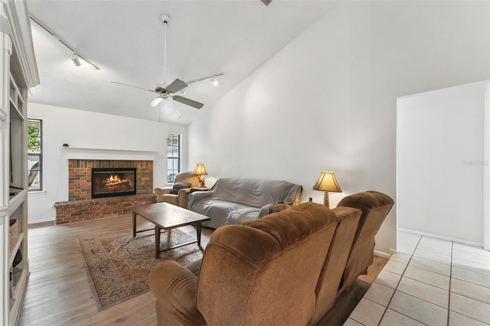 251 AVENUE E, CHULUOTA, FL, 32766