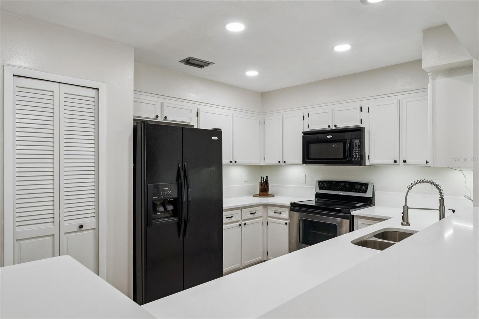 251 AVENUE E, CHULUOTA, FL, 32766