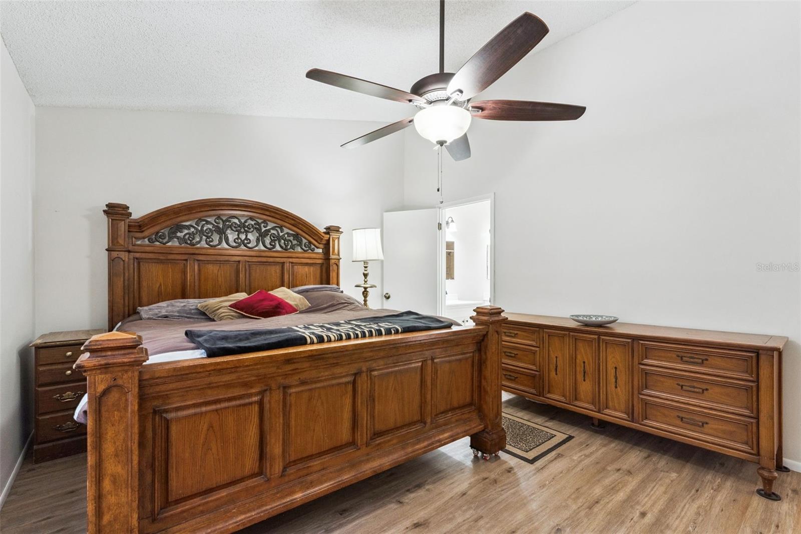 251 AVENUE E, CHULUOTA, FL, 32766