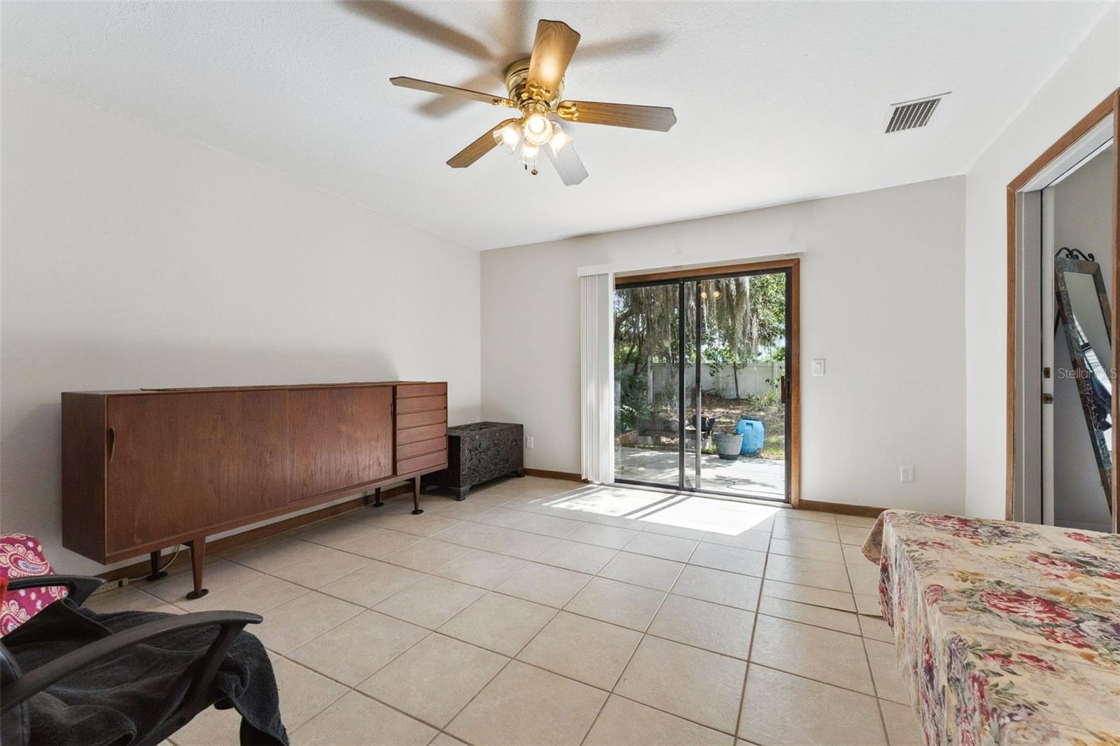 251 AVENUE E, CHULUOTA, FL, 32766