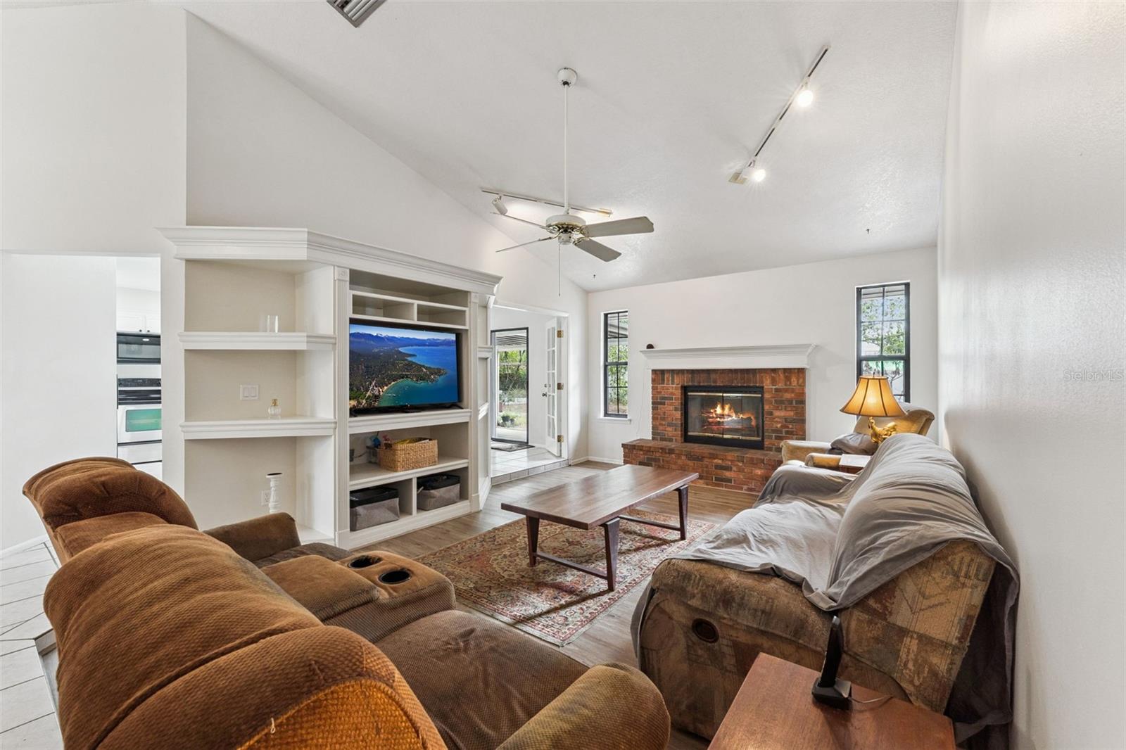 251 AVENUE E, CHULUOTA, FL, 32766