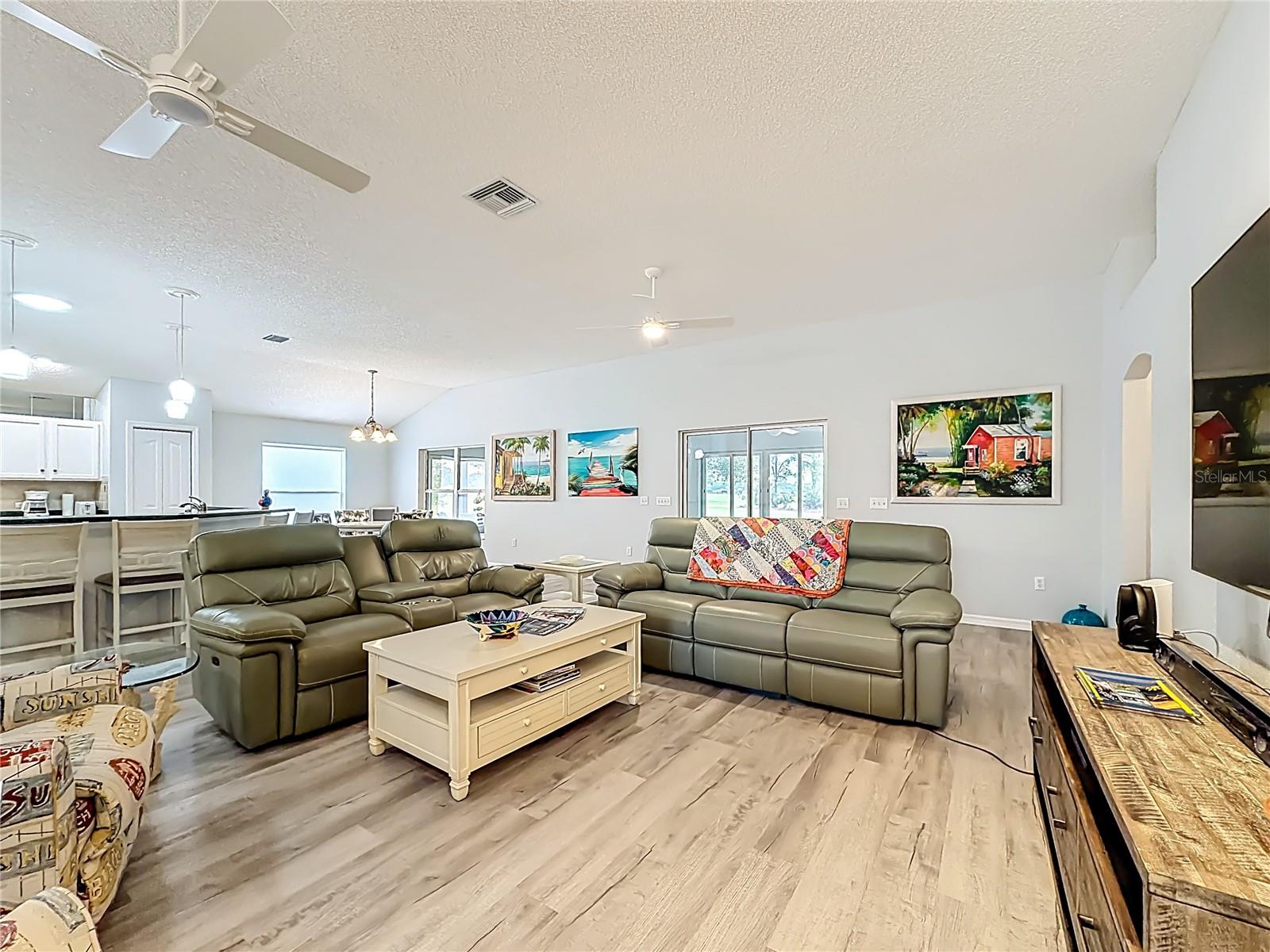 1738 AUGUSTINE DR, THE VILLAGES, FL, 32159