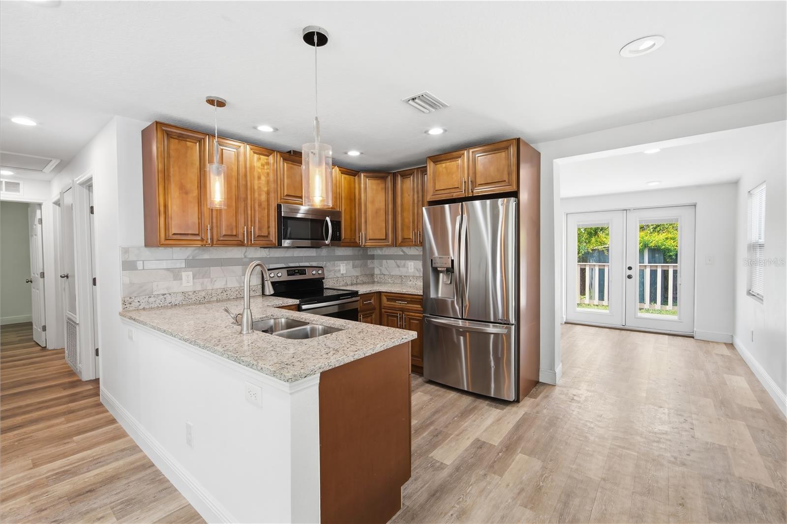 38714 ISLAND AVE, DADE CITY, FL, 33525