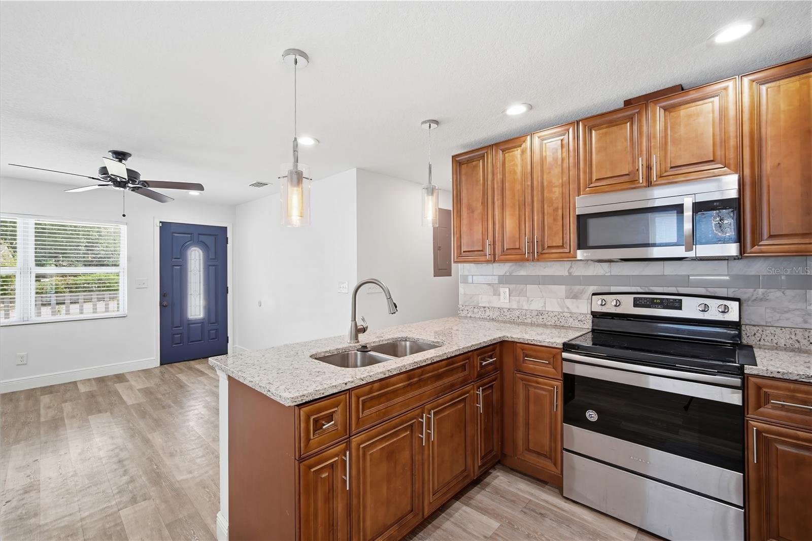 38714 ISLAND AVE, DADE CITY, FL, 33525