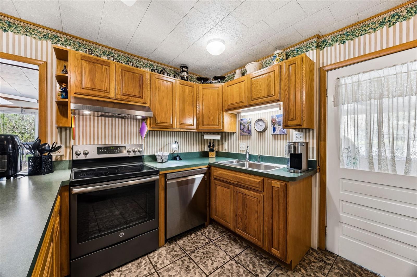 110 SHAFFER AVE, CRESCENT CITY, FL, 32112